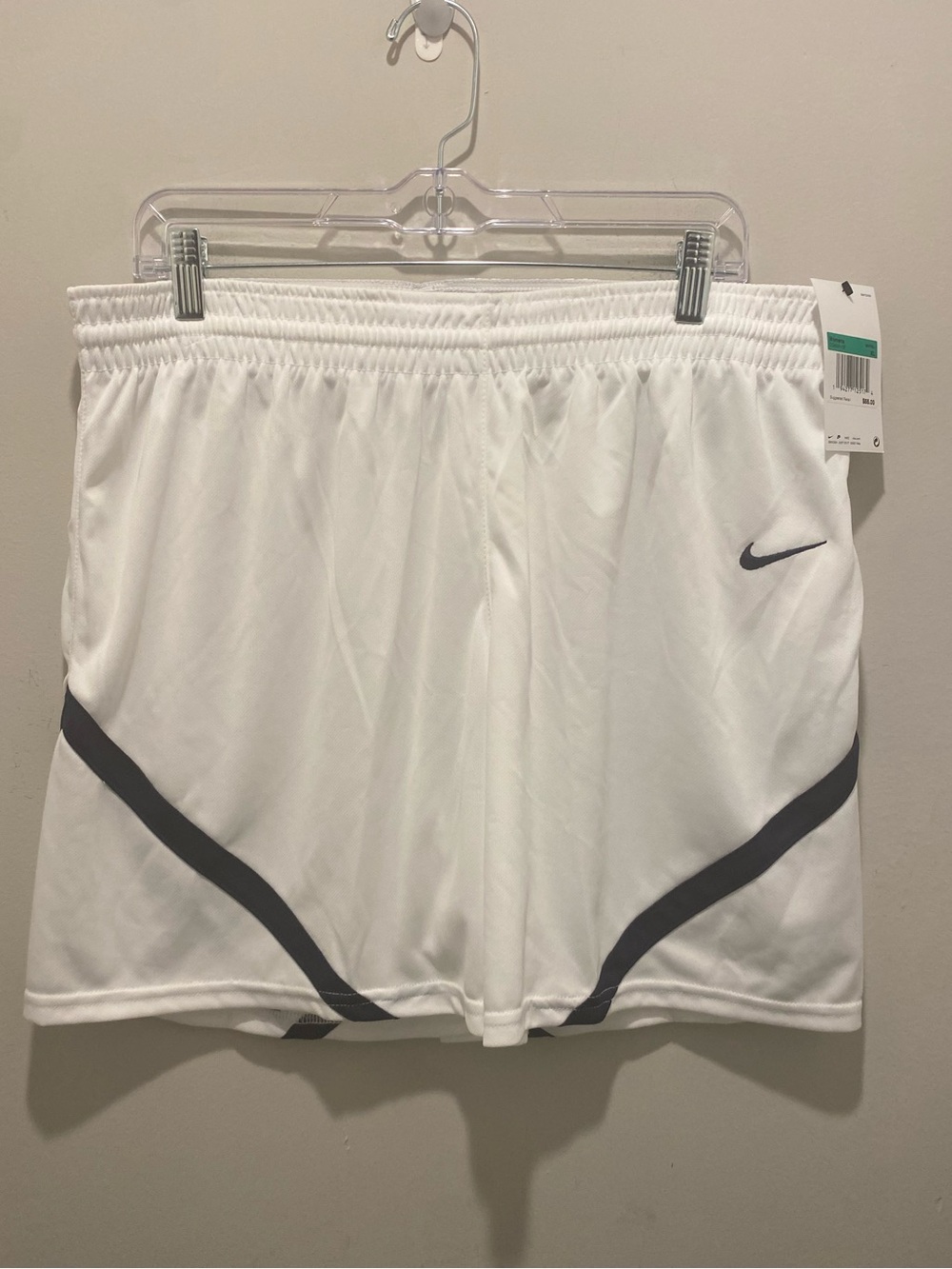 Nike White Shorts Black Trim & Swoosh Women’s Size XL Basketball NWT Summer